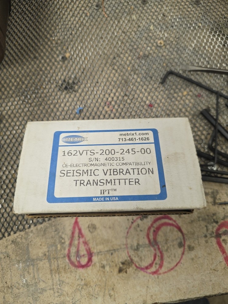**New** Metrix 162VTC-121-220-00 Seismic Vibration Transmitter