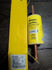 NIB – Bussmann – LPJ-200SP – Low-Peak Time-Delay Fuse 200A 600V-Ac D601772