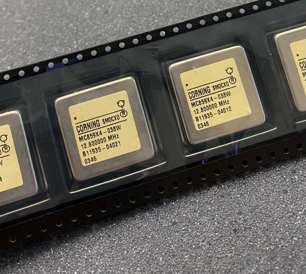 CORNING SMOCXO – Oven Controlled Crystal Oscillator, MC859X4-038W 12.800000MHz