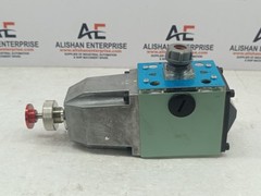 Kawasaki DE10P-10-204-DA200AL-L94 hydraulic valve Solenoid directional valve
