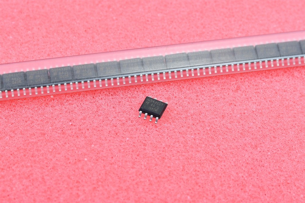 49 Vishay / Siliconix Analog Switch IC SMD/SMT DG9431DY 1 Channel 30 Ohms