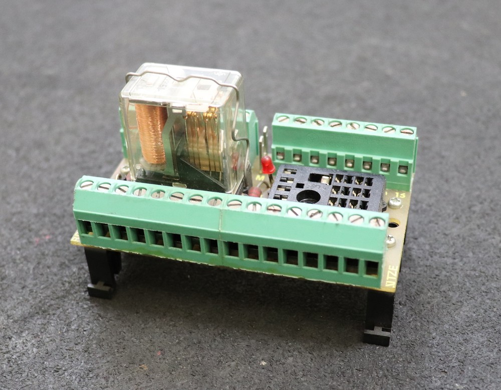 Lütze Lütze electronic card RPS-2K/4Wa with Siemens relay V23154 used