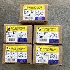 125 ARLINGTON INDUSTRIES 443 1-1/4″ plastic insulating bushings