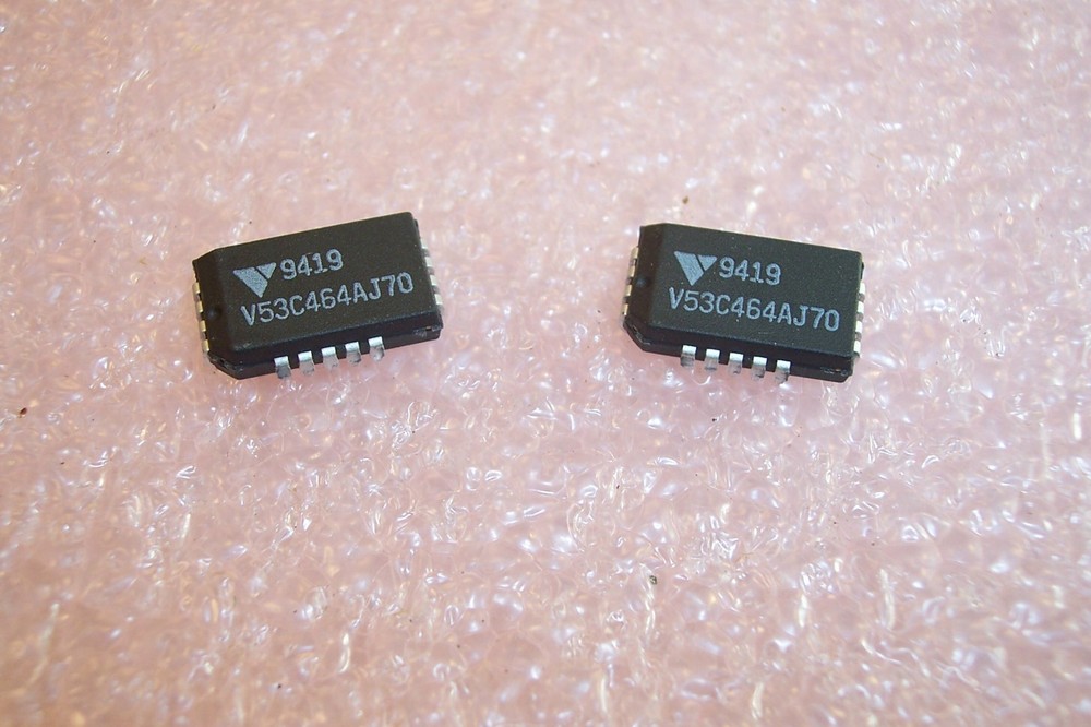 QTY (35) V53C464AJ70 VITALIC 18 PIN PLCC PACKAGE 64Kx4 FAST PAGE DRAM NOS 1 TUBE