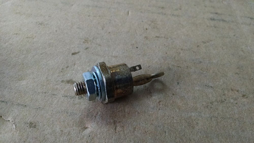 1 EA NOS THYRISTOR SEMICONDUCTOR DEVICE W/ VARIOUS APPLICATIONS P/N: 40C60B