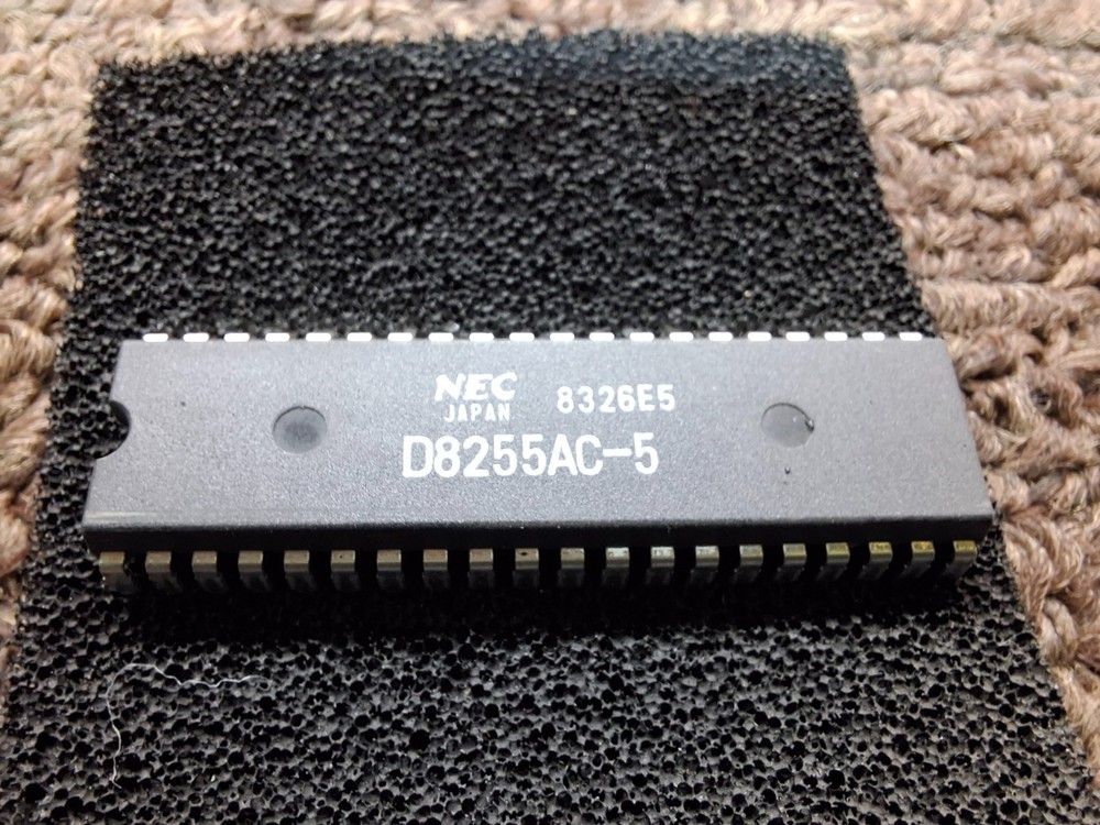 NEC UPD8255AC-5 D8255AC-5 PROGRAMMABLE PERIPHEAL INTERFACE IC