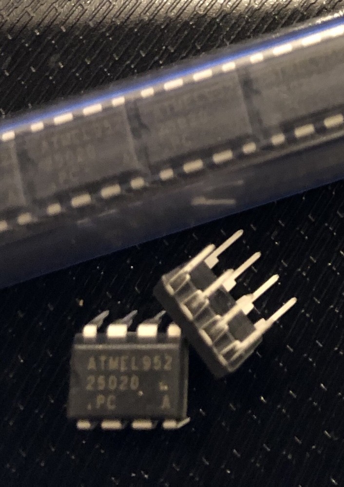 ATMEL AT25020-10PC EEPROM, 256X8, Serial, CMOS, PDIP8 **NEW** Qty.5