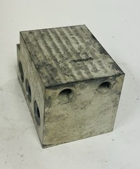 SIEMENS NO. TC5R600 BREAKER LUG TERMINAL PD/RD CU BODY LUG 5 W 600 KCMIL
