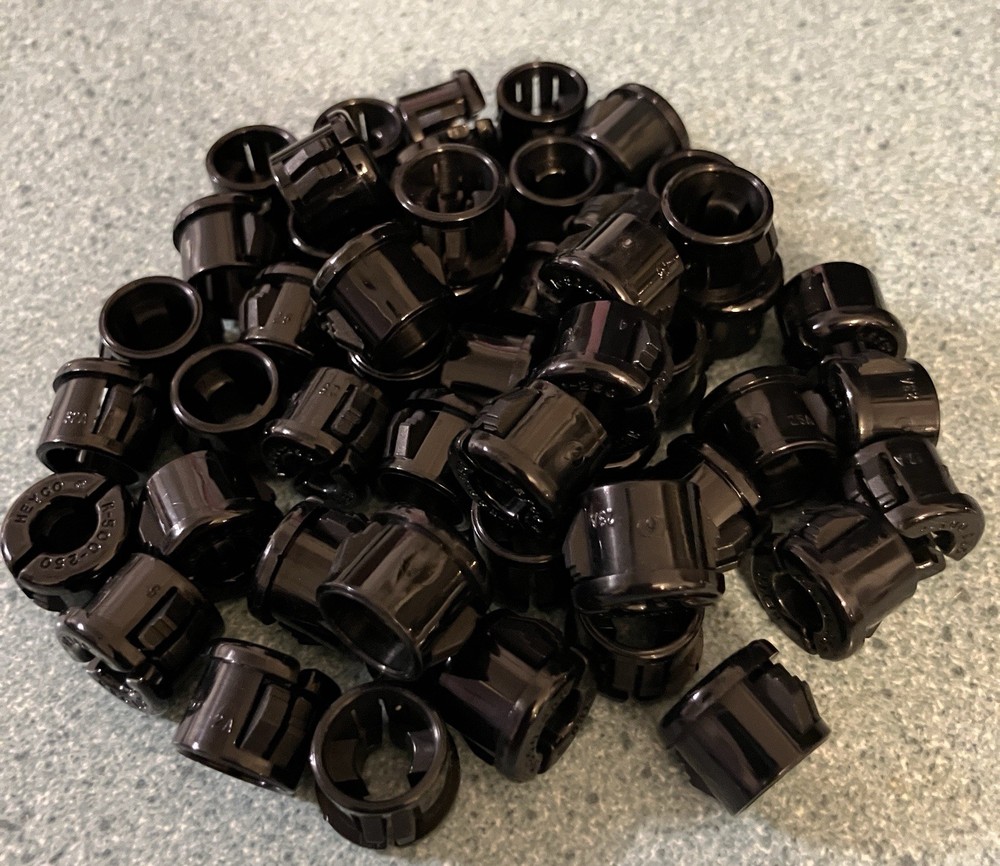 Qty 50 – HEYCO K500-250 Part #2057 – 1/2″ Black Snub Bushing Grommet – ID 1/4″