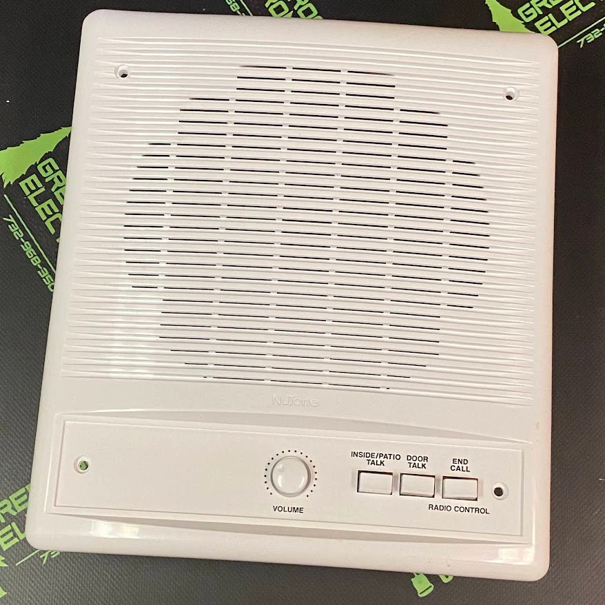 ISA-338WH – NUTONE – Radio-Intercom 8″ inside speaker Interchangeable – 3 button
