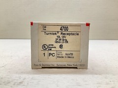P&S Pass & Seymour 4700 Turnlok Receptacle 15 Amp 125 V 2P 3W New