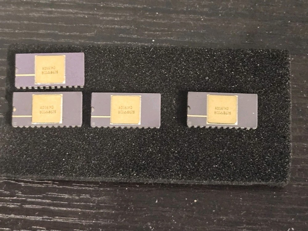 LOT OF 4 ANALOG DEVICES AD563KD/BIN D/A CONVERTERS 24-PIN **NOS**