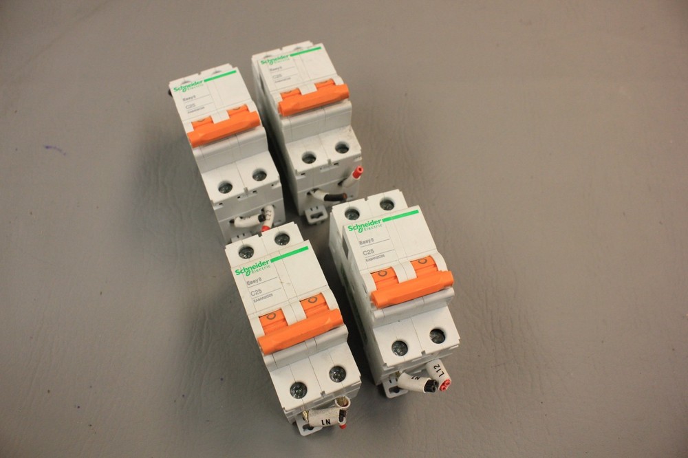 SCHNEIDER ELECTRIC EA9AN2C25 MOTOR CIRCUIT BREAKER EASY8 C25