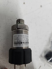 Hydac 4775-B-9000-000 Pressure Transmitter Transducer 12-30VDC 9000PSI *NOS*