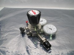 Smith Gas Regulator w/ Gauges, 300, 4000 PSI, Max Inlet 3000 PSI, 100417