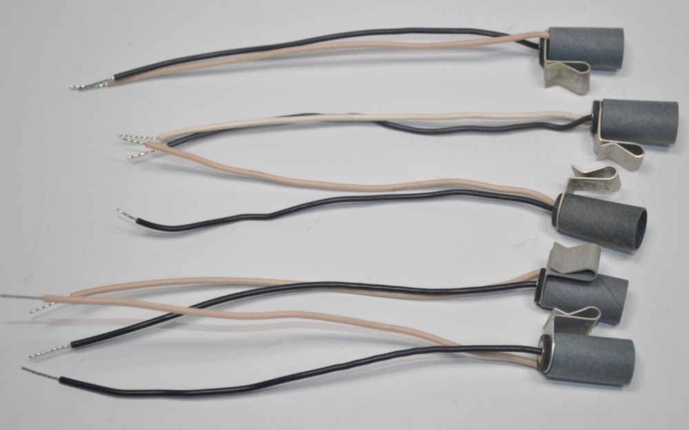 Lot of 5 NOS LEECRAFT 75W 125V Wired Mini Candelabra Bayonet Lamp Holder w/ Clip