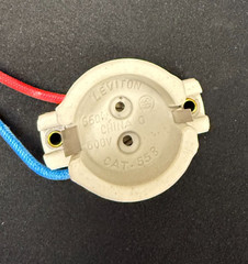 5PK Leviton 558 – PG12 base High Pressure Sodium Light Socket 12″ leads (LH0384)