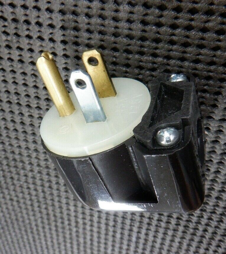 Cooper 5266AN Industrial Angle Plug 15A 125V c2P 3W Grounding 5-15P – Lot of 2