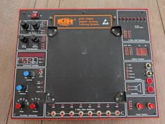 K&H ETS-7000A Digital-Analog Training System Electronic Trainer