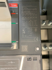 ABB RMM3F4R ReliaMod 3PH 400A Type 3R Main Fusible Switch 208Y/120VAC 4W 100kA