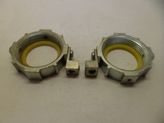 RACO 1-1/2″ CONDUIT GROUNDING CONNECTOR NUT W/ LUG YELLOW LOT OF 2 FITTINGS NOS