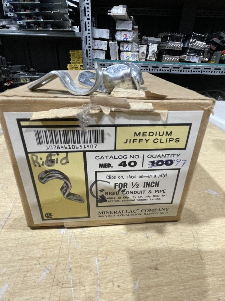 BOX OF 97 MINERALLAC MED40 MEDIUM DUTY ONE HOLE STRAPS B167