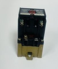 ALLEN BRADLEY NO. 700-P200A1 STANDARD AND TIME DELAY CONTACT 2 NO OPEN TYPE