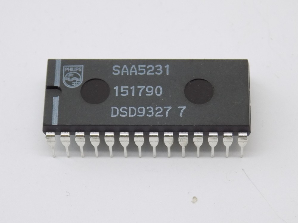 1x Philips SAA5231 IC 28PIN