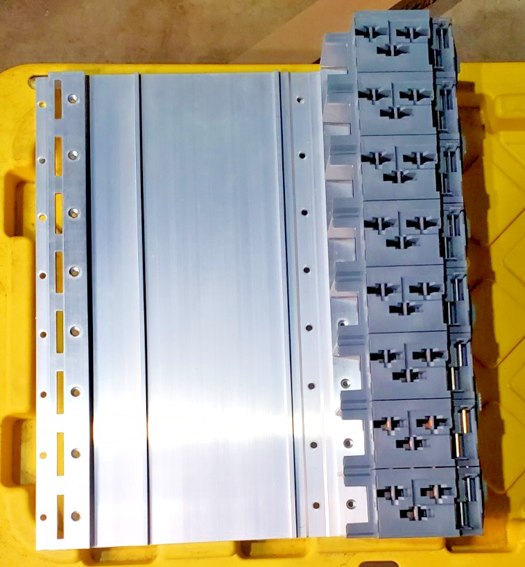 B&R ACOPOSmulti 8 SLOT MOUNTING PLATE W/ BACKPLANE│8B0M0080HW00.000-1