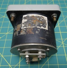 Shut / Open Gauge 3.5″ Dial, Square Front Flange 4.5″ x 4.5″