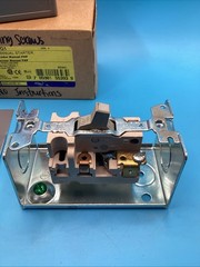 Square D 2510FG1 Manual Starter Ser A Missing Screws No Instructions NOB