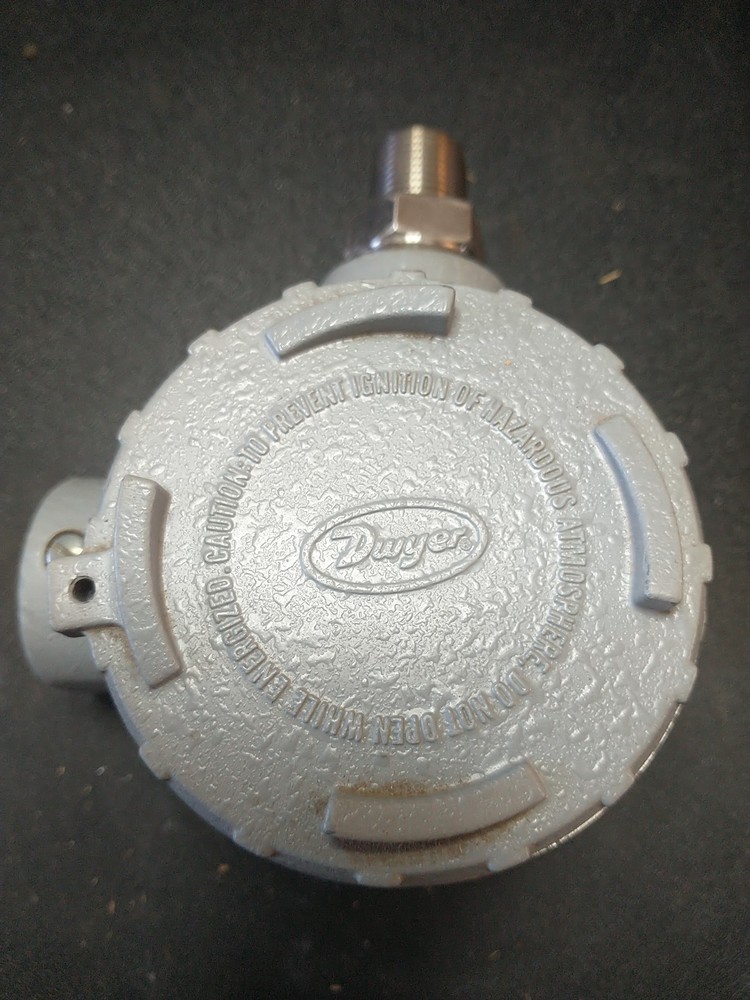 DWYER 634E-2 / 634E2 Open Box