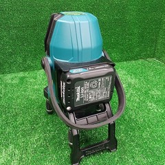 Makita SK20GD Rechargeable Indoor/Outdoor Laser Distance Meter with Accessories