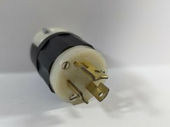 Leviton 4570-C | NEMA L6-15 black white locking plug 15A 250V 2P 3W