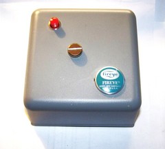 FIREYE INC. UVM2 NOS FLAME SAFEGUARD CONTROL M-SERIES CHASSIS ULTRA VIOLET RECYC