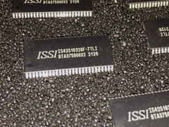 5pc IS42S16320F-7TLI ISSI SDRAM Memory IC 512Mbit Parallel 143 MHz 5.4 ns