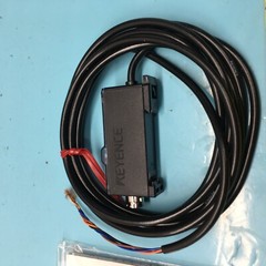 2 KEYENCE FS2-62 Photoelectric Sensor, 144170
