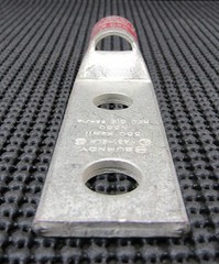 BURNDY YA31-2LN 350CU TWO-HOLE RED DIE COMPRESSION LUG – NEW NO BOX