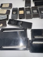 LOT of 25 EPROM IC MEMORY CHIPS – VARIOUS NAME BRANDS