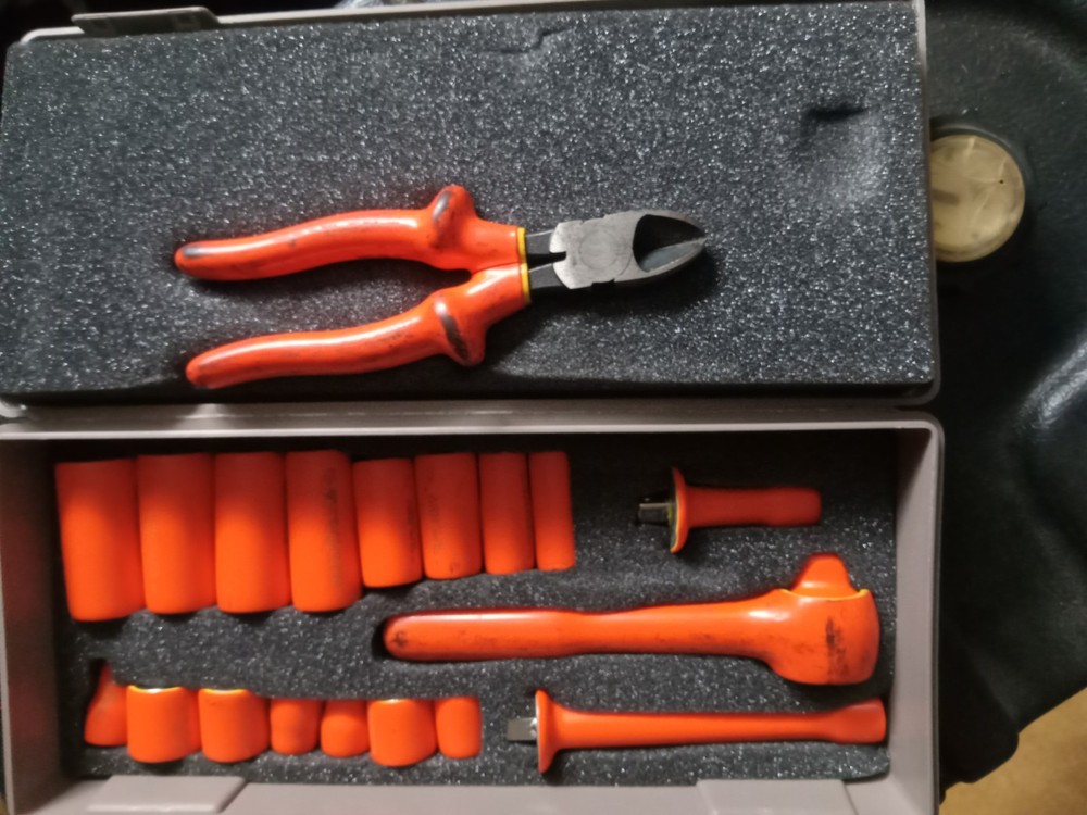 cementex insulated tools 1000v socket set with Insulated pliers.