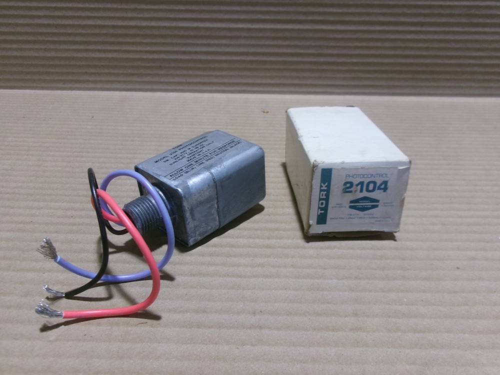 Tork 2104 Photocontrol 208-277V 50/60Hz 2000W w/ Tungsten AK