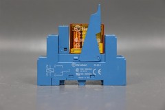 Finder 95.83.1 Relay Socket + Type 40.31 Relay Unused