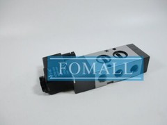 1 Pc. New solenoid valve RV5231-08QM DC24V AC220V