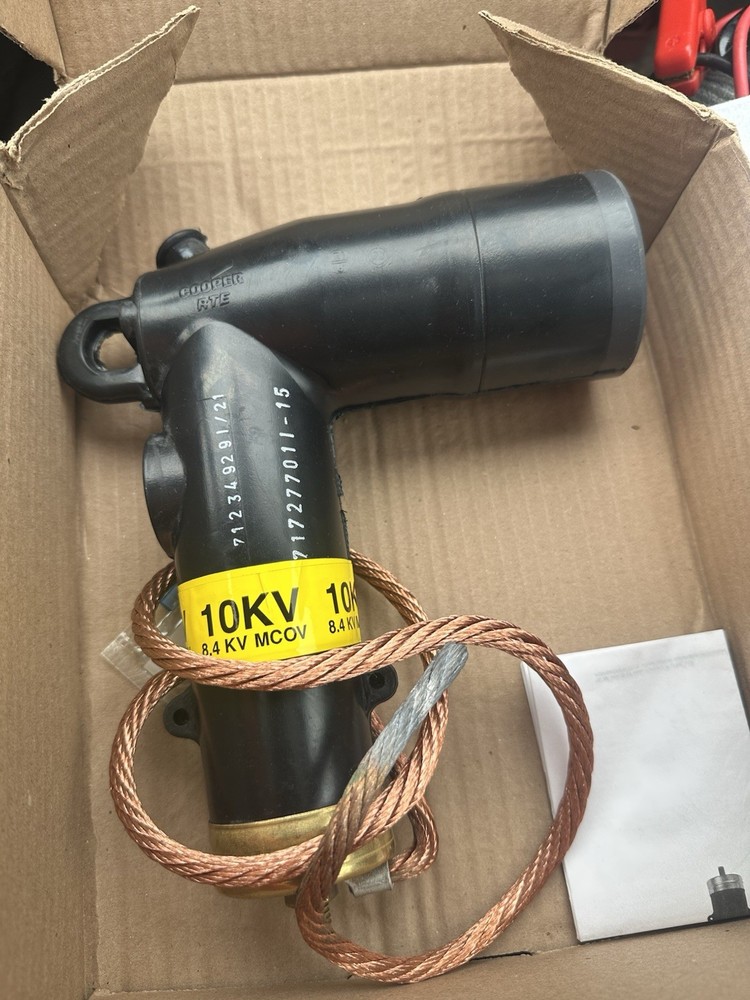 M.O.V.E. DEADFRONT 10kv Arrester Elbow 25 kv class 15.2/26.3KV interface