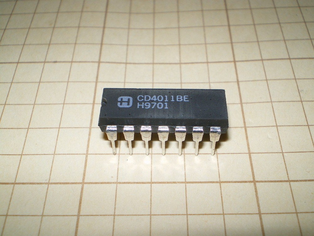 CD4011BE MC14011BCP 4011B CMOS Quad 2-Input NAND Gate