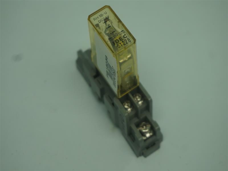 Idec RH1B-U RH1BU Relay w/ Socket 30 Days Warranty Expedited Shipping