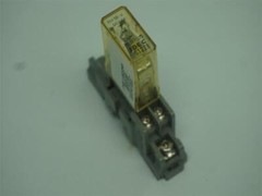 Idec RH1B-U RH1BU Relay w/ Socket 30 Days Warranty Expedited Shipping