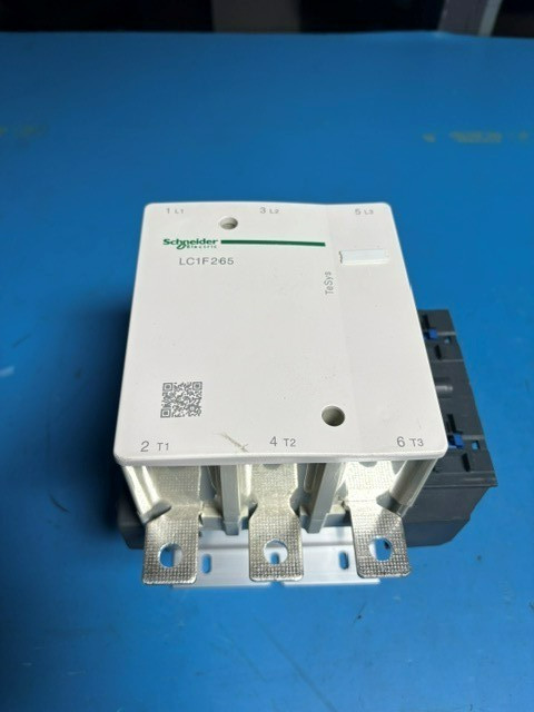 Schneider Electric 265 Amp Contactor 220V AC Coil LC1F265