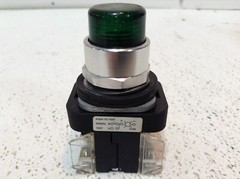 Allen Bradley 800T-QTH10G Green Illuminated Push Button 800TQTH10G 800T (TSC)