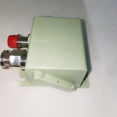 Danfoss EMP2 084G2106 Pressure transmitter Maker: Danfoss 4 Bar Mfg in Denmark